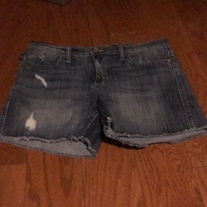 Rock & Republic Hula Fray Hem 4” Shorts